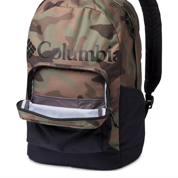Columbia ZigZag 22L Cypress Camo and Black Backpack - Picture 2 of 3